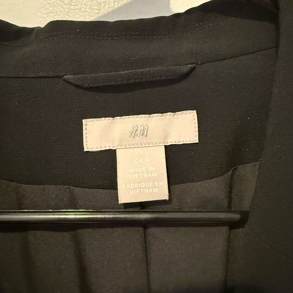 H&M Classic Black Blazer - Picture 4 of 4